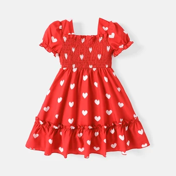Платье с короткими рукавами и квадратным вырезом с принтом в виде сердца для маленьких девочек PatPat
